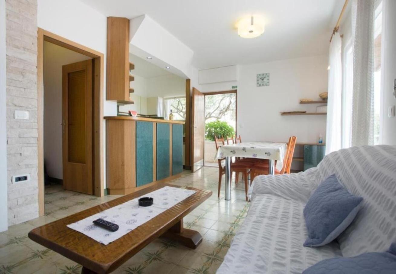 Apartments Damir - 80 M From Beach بوستيرا المظهر الخارجي الصورة