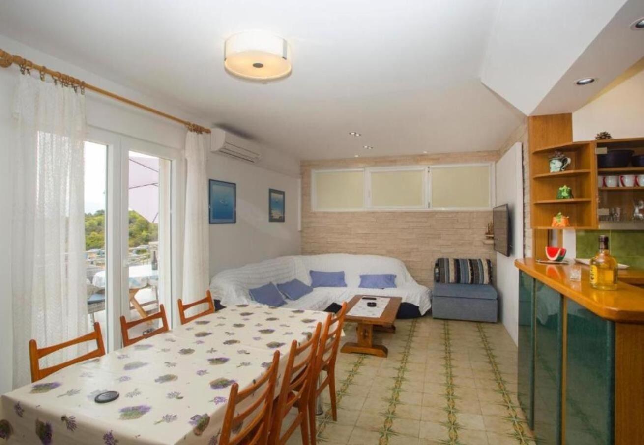 Apartments Damir - 80 M From Beach بوستيرا المظهر الخارجي الصورة