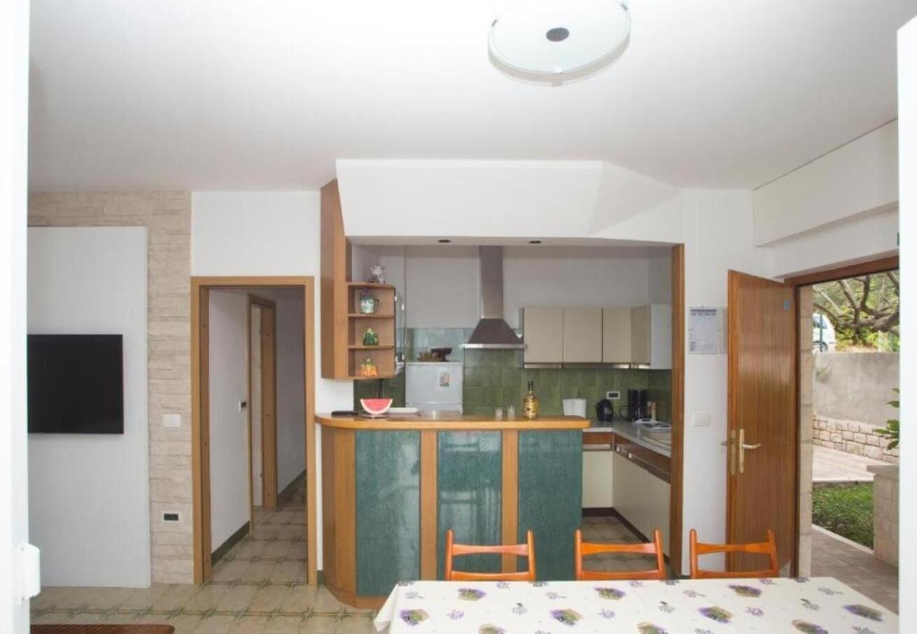 Apartments Damir - 80 M From Beach بوستيرا المظهر الخارجي الصورة