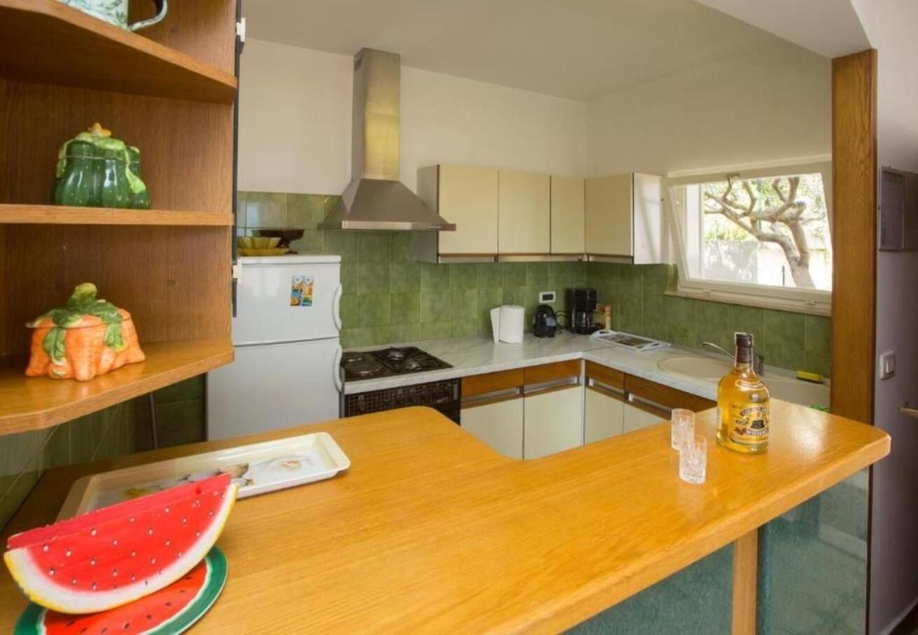 Apartments Damir - 80 M From Beach بوستيرا المظهر الخارجي الصورة