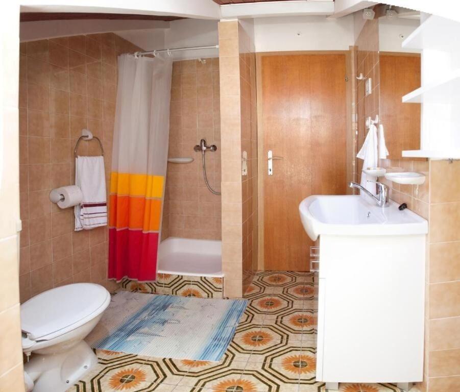 Apartments Damir - 80 M From Beach بوستيرا المظهر الخارجي الصورة